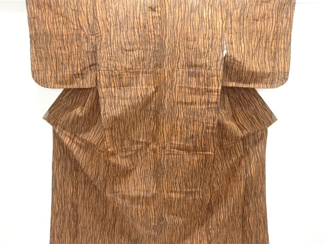 大正ロマン　よろけ縞模様織出し着物